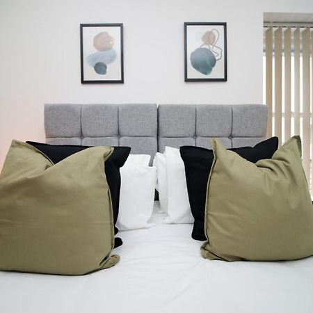 No 2 Under The Clock By Ssw - 2Br, Right In The City Centre, Sleeps 6 Cardiff Zewnętrze zdjęcie