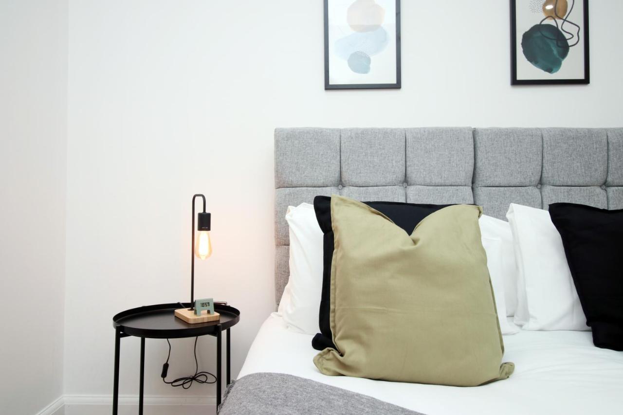 No 2 Under The Clock By Ssw - 2Br, Right In The City Centre, Sleeps 6 Cardiff Zewnętrze zdjęcie