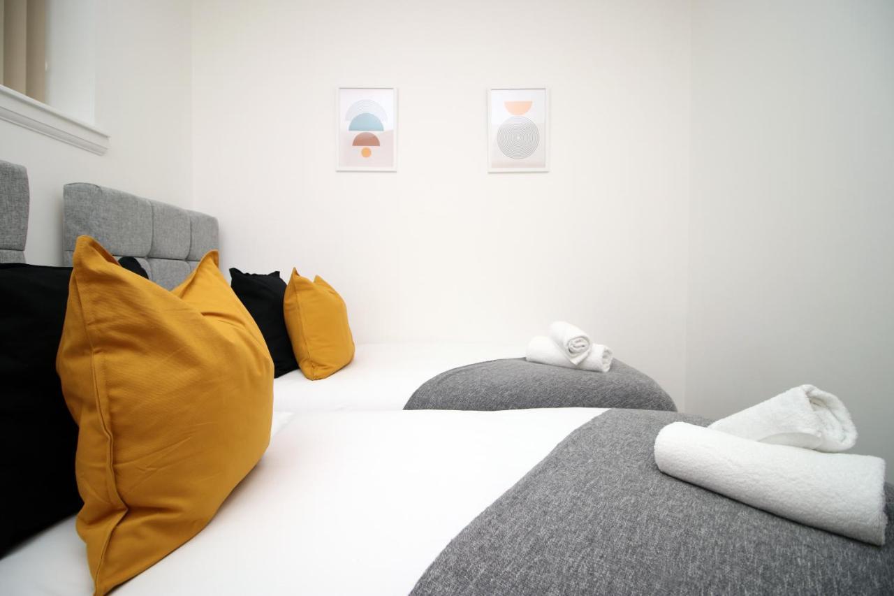 No 2 Under The Clock By Ssw - 2Br, Right In The City Centre, Sleeps 6 Cardiff Zewnętrze zdjęcie