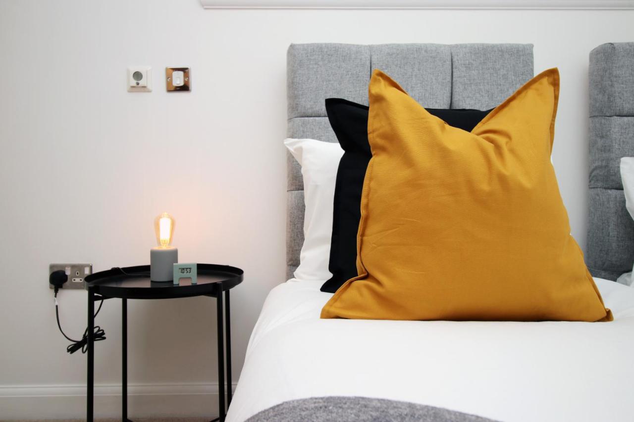 No 2 Under The Clock By Ssw - 2Br, Right In The City Centre, Sleeps 6 Cardiff Zewnętrze zdjęcie