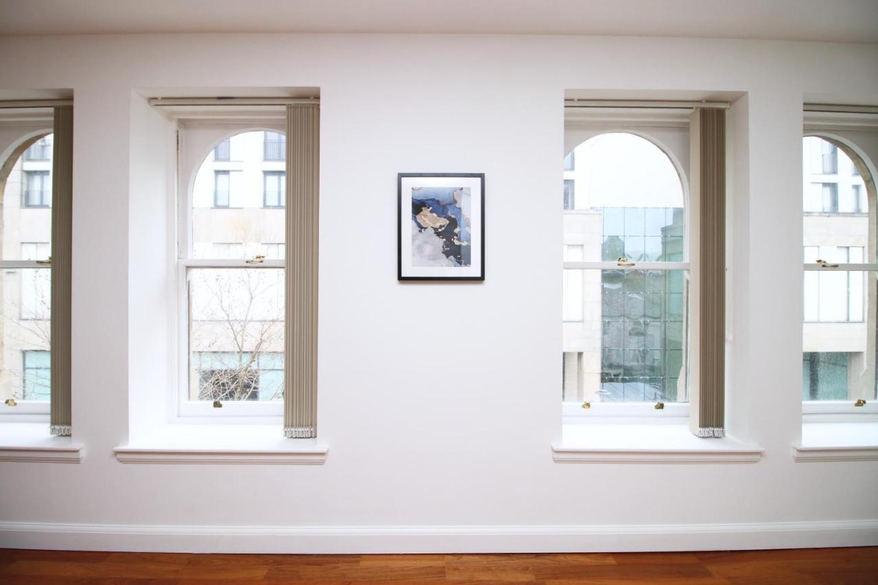 No 2 Under The Clock By Ssw - 2Br, Right In The City Centre, Sleeps 6 Cardiff Zewnętrze zdjęcie