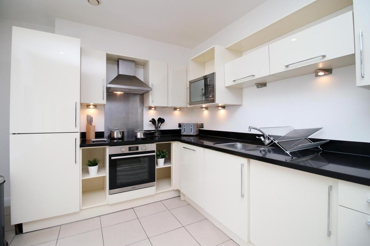 No 2 Under The Clock By Ssw - 2Br, Right In The City Centre, Sleeps 6 Cardiff Zewnętrze zdjęcie