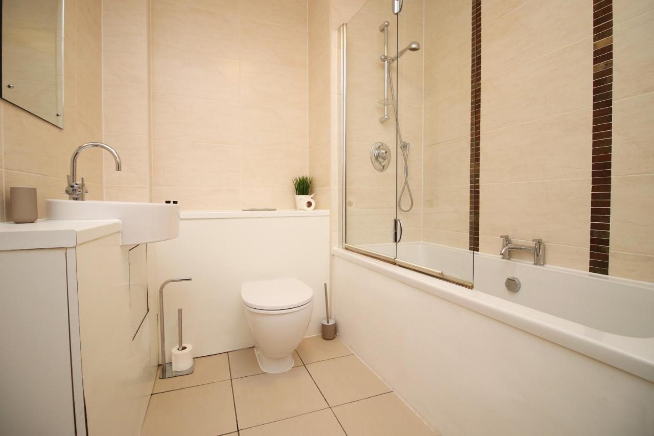 No 2 Under The Clock By Ssw - 2Br, Right In The City Centre, Sleeps 6 Cardiff Zewnętrze zdjęcie