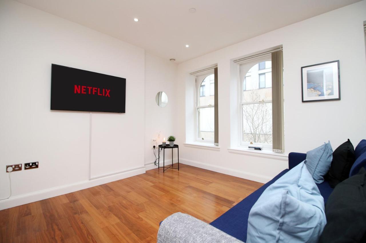 No 2 Under The Clock By Ssw - 2Br, Right In The City Centre, Sleeps 6 Cardiff Zewnętrze zdjęcie