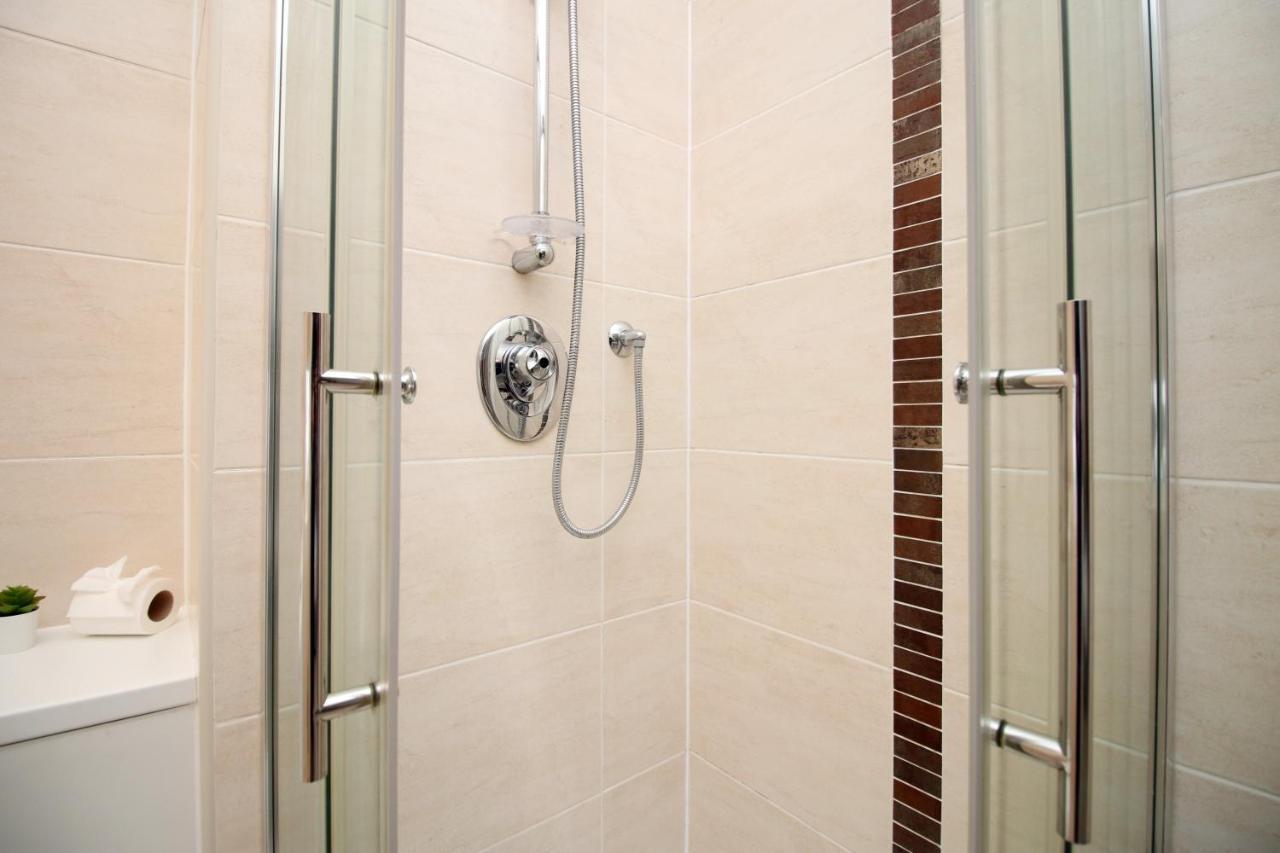 No 2 Under The Clock By Ssw - 2Br, Right In The City Centre, Sleeps 6 Cardiff Zewnętrze zdjęcie