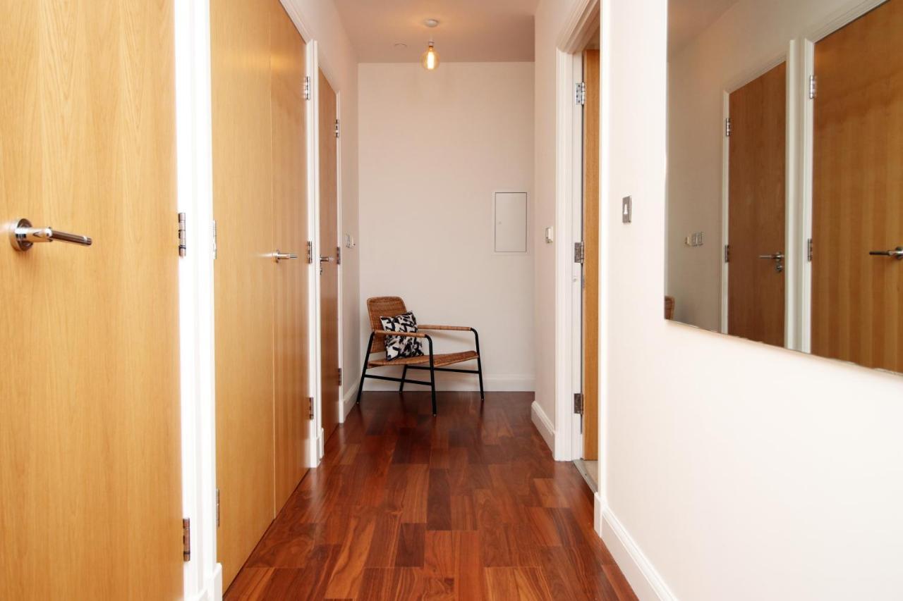 No 2 Under The Clock By Ssw - 2Br, Right In The City Centre, Sleeps 6 Cardiff Zewnętrze zdjęcie