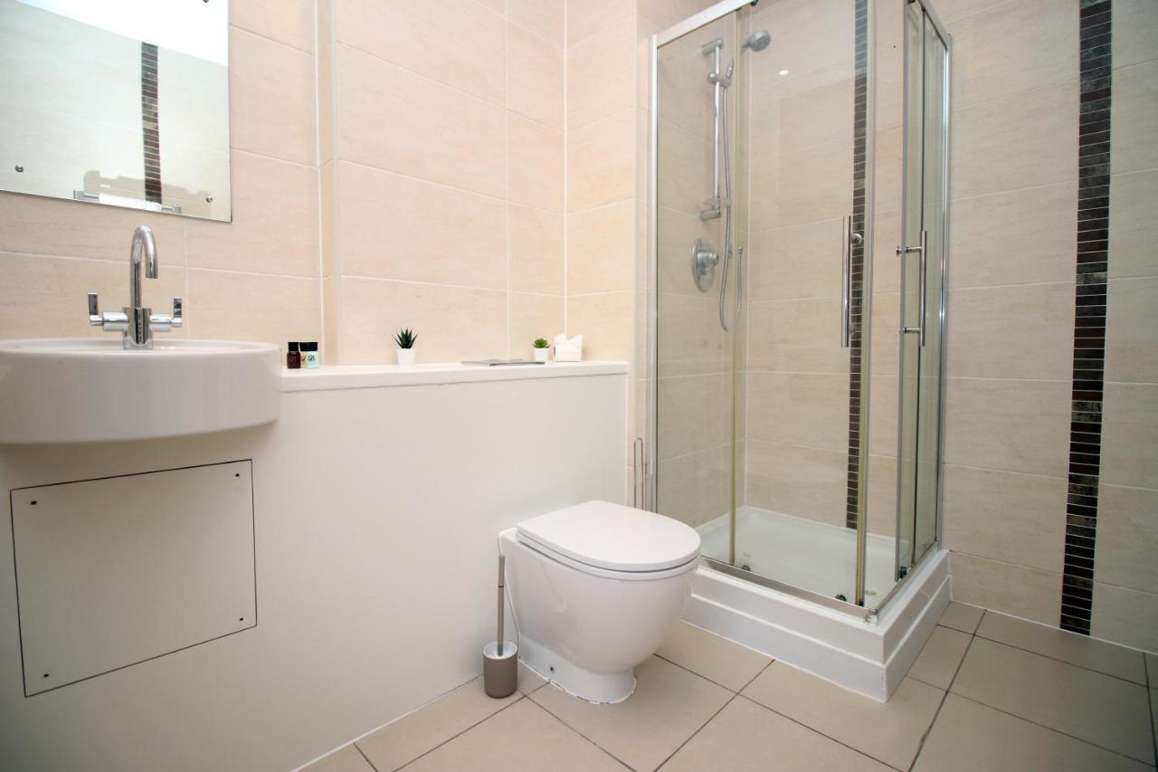 No 2 Under The Clock By Ssw - 2Br, Right In The City Centre, Sleeps 6 Cardiff Zewnętrze zdjęcie