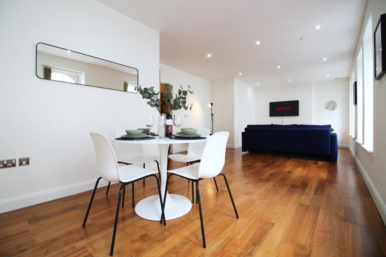 No 2 Under The Clock By Ssw - 2Br, Right In The City Centre, Sleeps 6 Cardiff Zewnętrze zdjęcie
